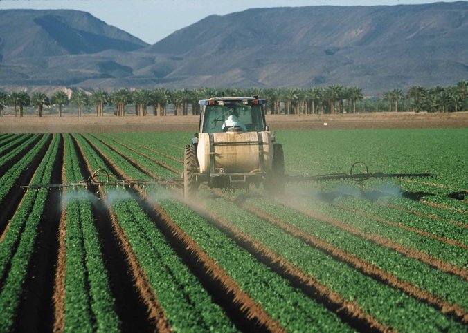 Administración de pesticidas a un cultivo